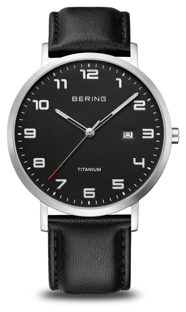 Bering Titane | cadran noir avec guichet de date | bracelet montre