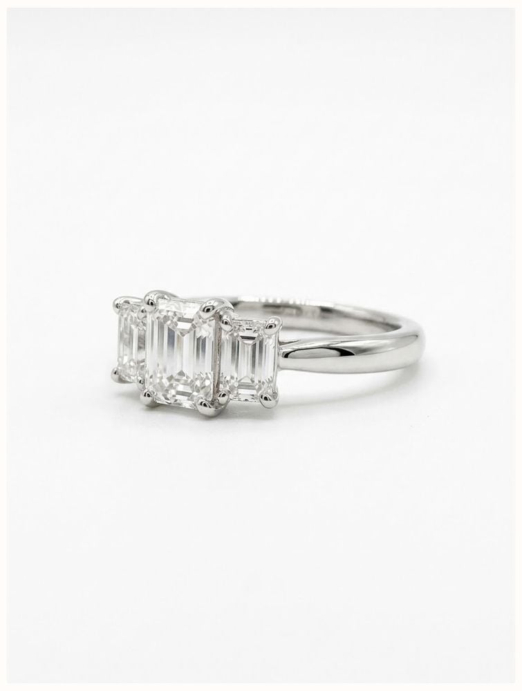 1.03ct Emerald Natural Diamond Platinum Trilogy Ring J7378 - 別ビュー 2