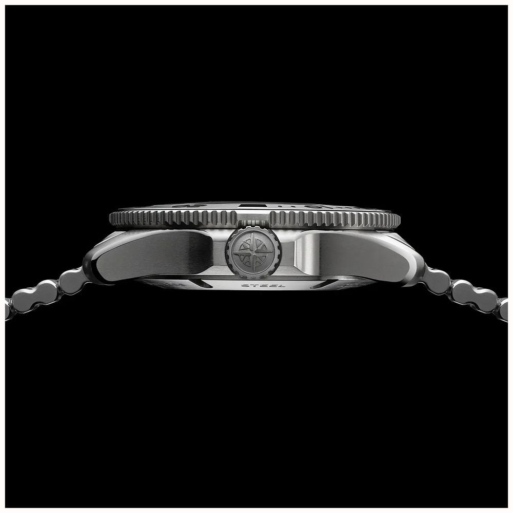 Bremont Supermarine 500M Automatic (43mm) Polar White 3D Wave Pattern Dial / Stainless Steel Bracelet SM43-DT-SS-WH-B - vista alternativa 5