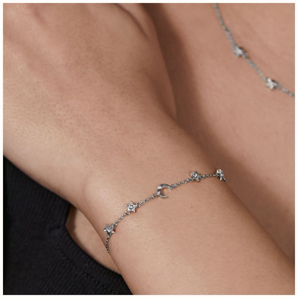 Olivia Burton Celestial Mini North Star and Moon Silver Tone Bracelet 24100623 - vista alternativa 3