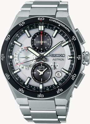 Seiko Astron „Silvery Night“ 5x GPS-Solarchronograph (43,3 mm), silbernes Zifferblatt / Titanarmband SSH153J1