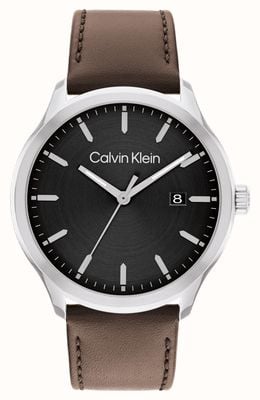 Calvin Klein Define Herrenuhr (43 mm) mit schwarzem Zifferblatt und braunem Lederarmband 25200354