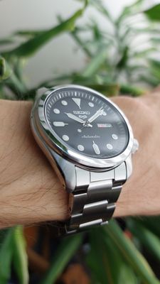 Fixed Bezel Srpe55 Review Seiko Sports Automatic 24-Jewel Watch