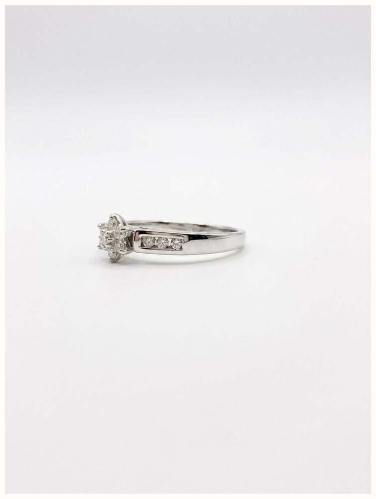 Round Brilliant Natural Diamond 18ct White Gold Cluster Side Stone Ring JM9457 - alternate view 2