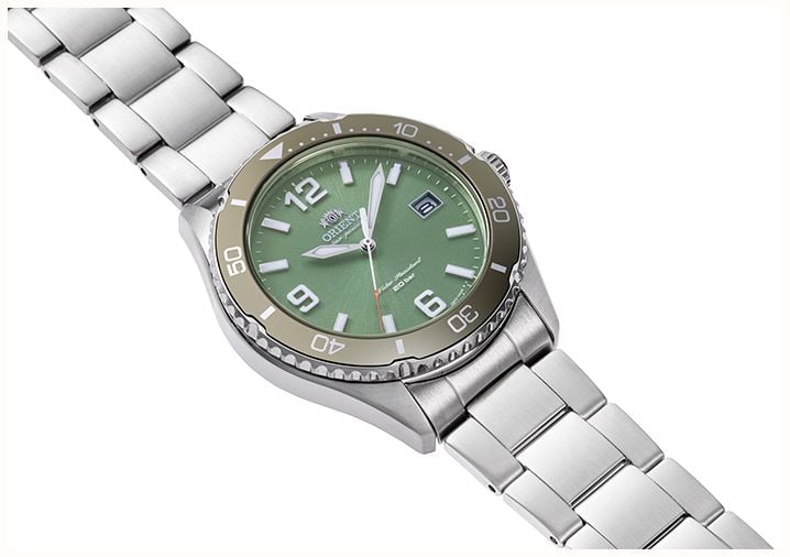 Orient Solar Sports Diver (39.9mm) Pistachio Green Dial