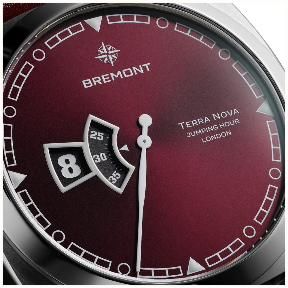 Bremont Terra Nova Jumping Hour Automatic (40.5mm) Burgundy Sunray Lacquered Dial / Burgundy Leather Strap TN40-JH-SS-BG-L-S - vista alternativa 6