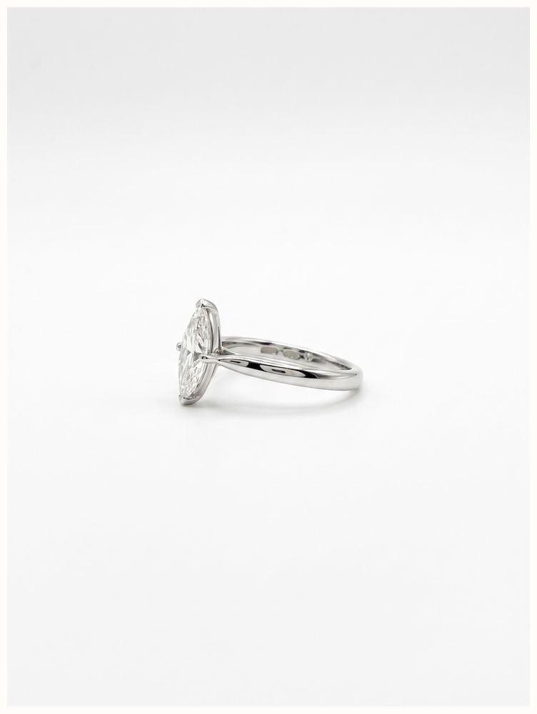 1.01ct Marquise Natural Diamond Platinum Solitaire Ring ENG33735 - vista alternativa 2