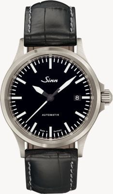 Sinn 556 i automático (38,5 mm) mostrador preto brilhante / pulseira de couro preto com relevo de jacaré 556.010-BL44201851001225403A