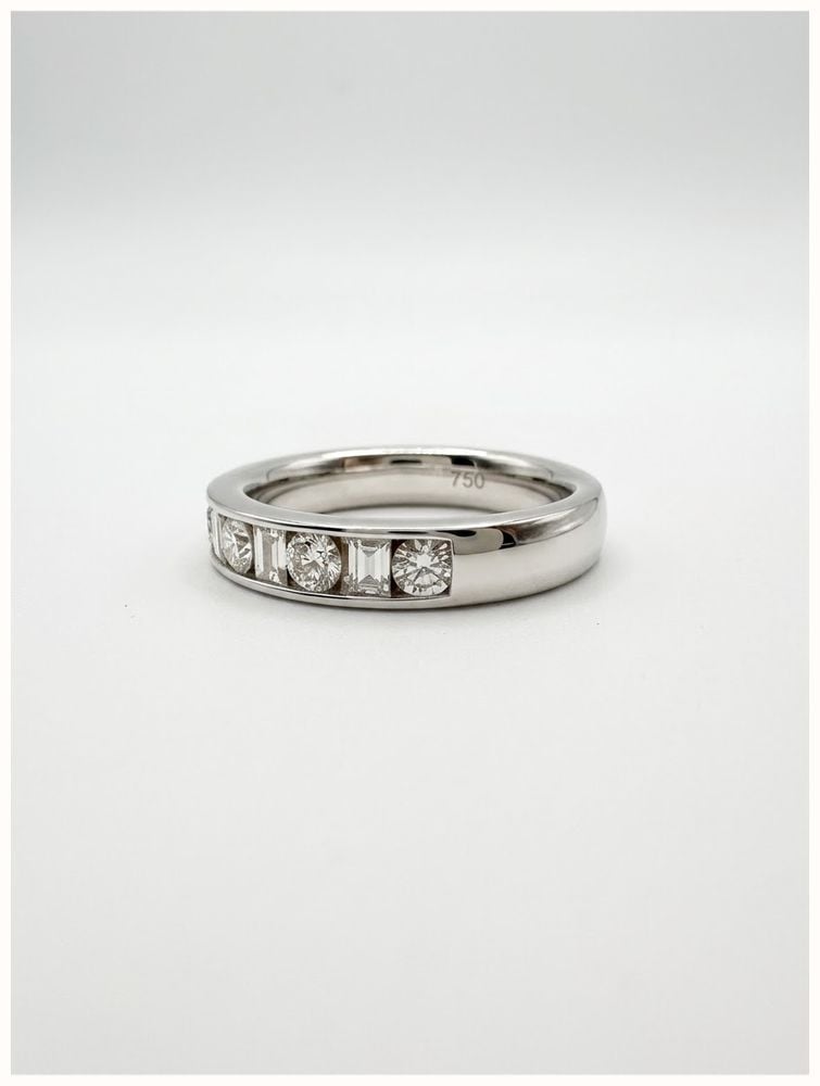 1ct Baguette & Round Brilliant Natural Diamond 18ct White Gold Half Eternity Ring RBR-390-050-100-18W-N - alternative Ansicht 2