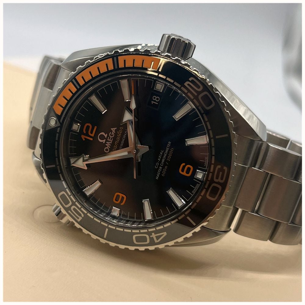Pre-owned Omega Seamaster Planet Ocean Co-Axial Chronometer (42mm) Black Dial / Stainless Steel Bracelet Watch JMP-643445 - vista alternativa 2