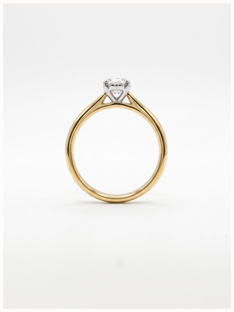 James Moore & Co 0.59ct Round Brilliant Natural Diamond 18ct Yellow Gold Solitaire Ring J68708 - alternatieve weergave 3