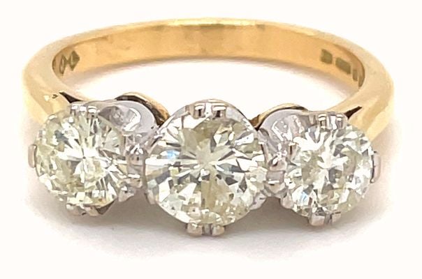 18ct Yellow Gold 1.75ct Diamond 3 Stone Ring J3088