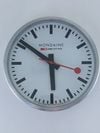 Customer picture of Mondaine Inteligentny zegar ścienny Stop2go biała tarcza MSM.25S10