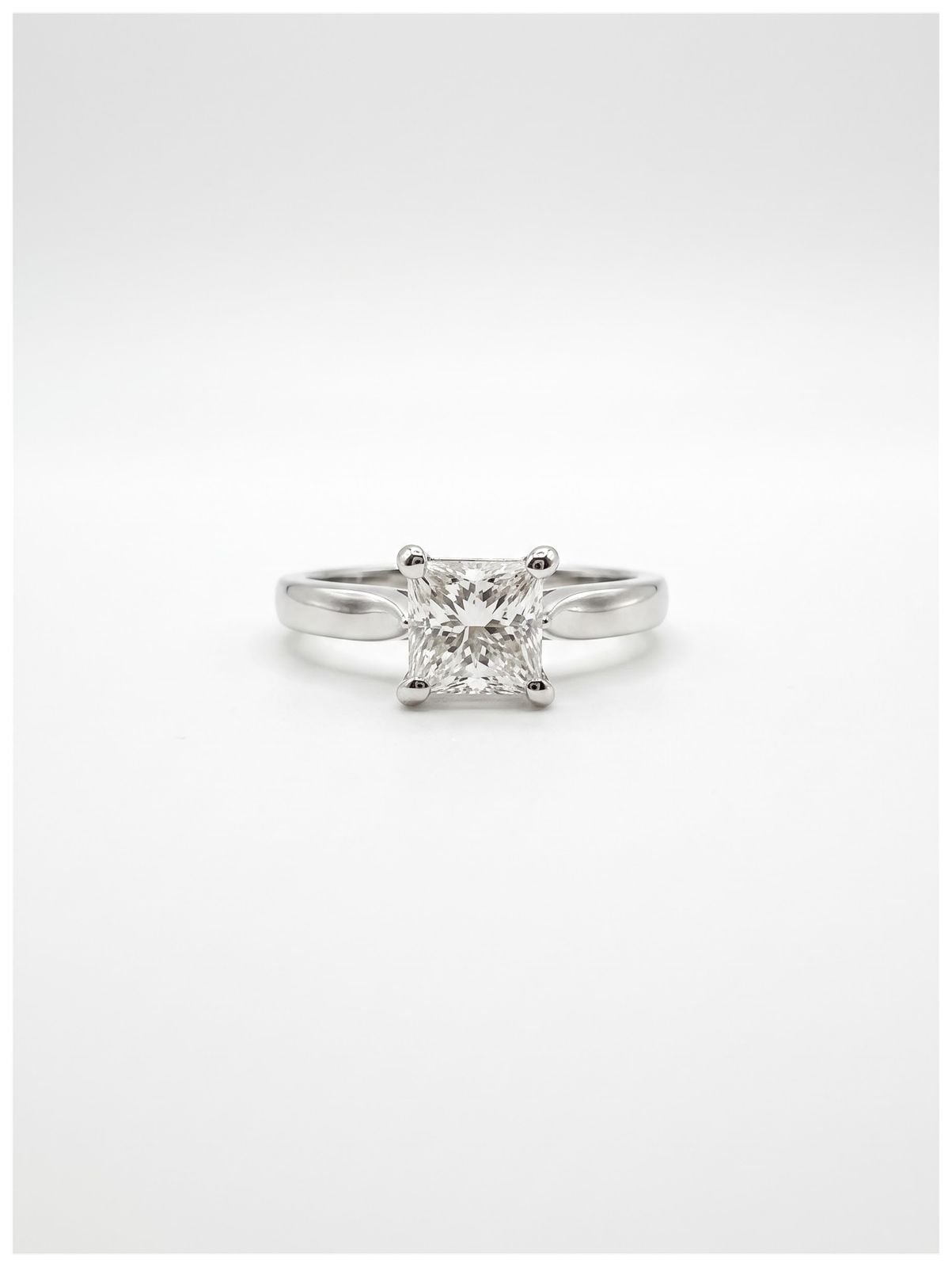 Bass International Diamond Jewel J40893 bijoux
