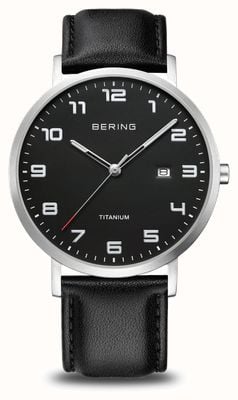 Bering Titânio | mostrador preto com janela de data | pulseira de couro preto | caixa de titânio escovado 18640-402