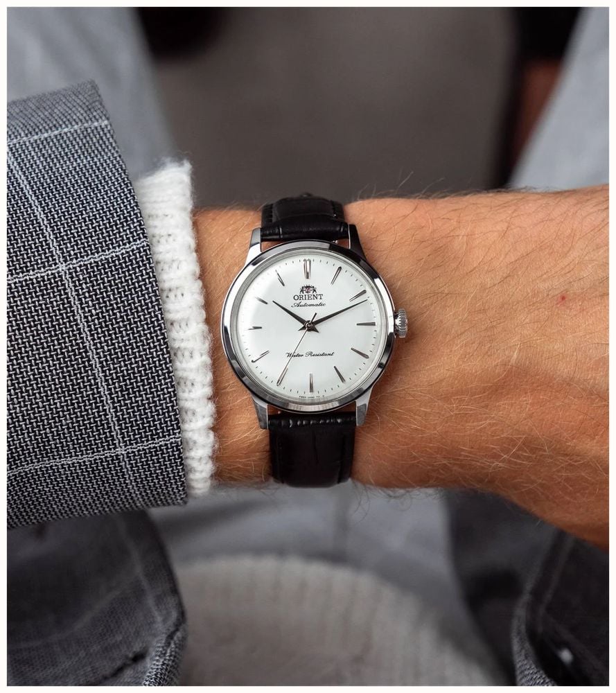 Orient Men's White Dial Automatic Black Leather Strap RA-BB0103S30B - vista alternativa 6