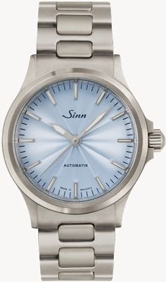 Sinn 556 limitierte Auflage „eine von 300“ (38,5 mm) eisblaues Guilloché-Zifferblatt / H-Link-Armband aus Edelstahl 556.0121 H-LINK