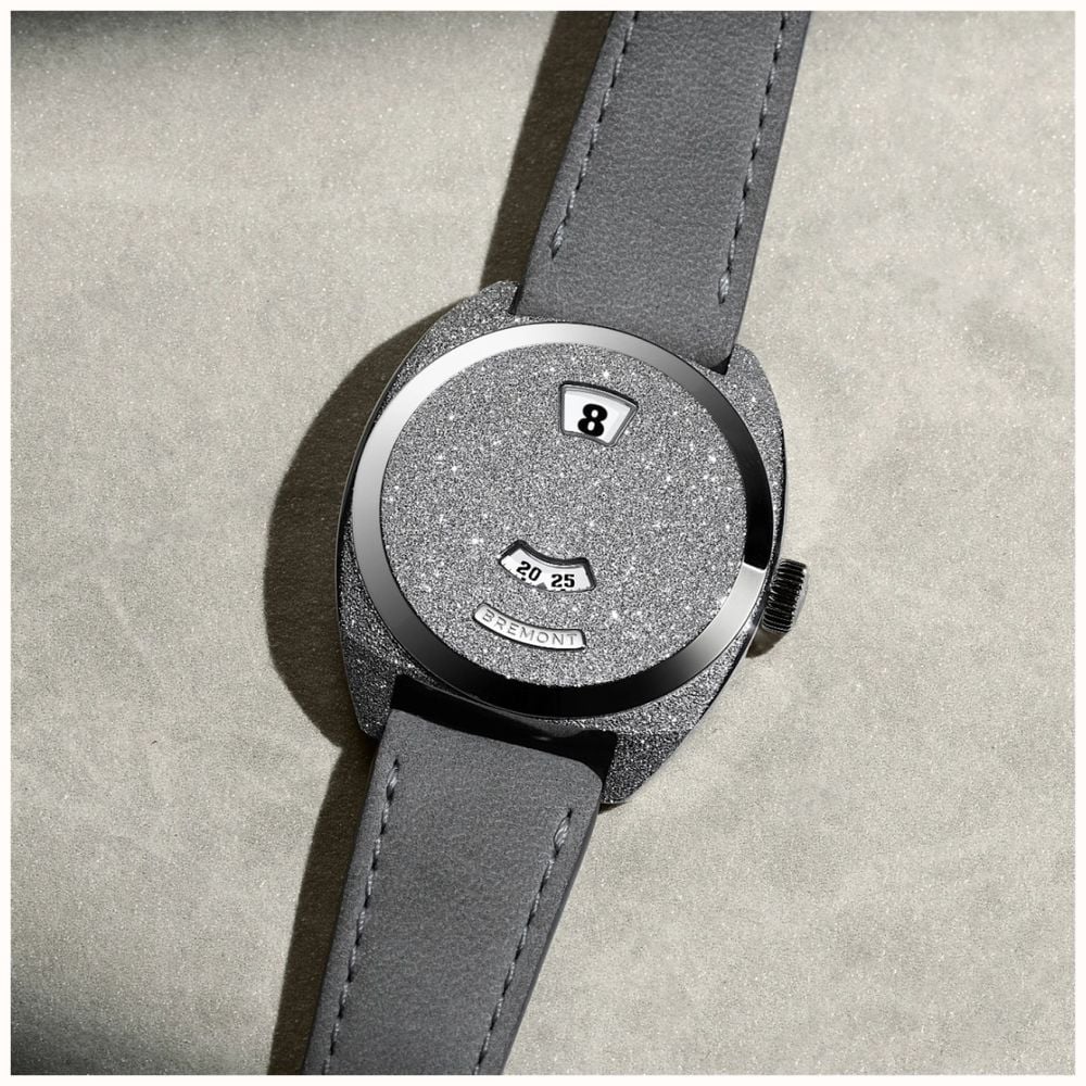 Bremont Terra Nova Jumping Hour Automatic (35mm) Frosted Dial / Grey Nubuck Leather Strap TN35-JH-FS-CC-L-S - vista alternativa 6