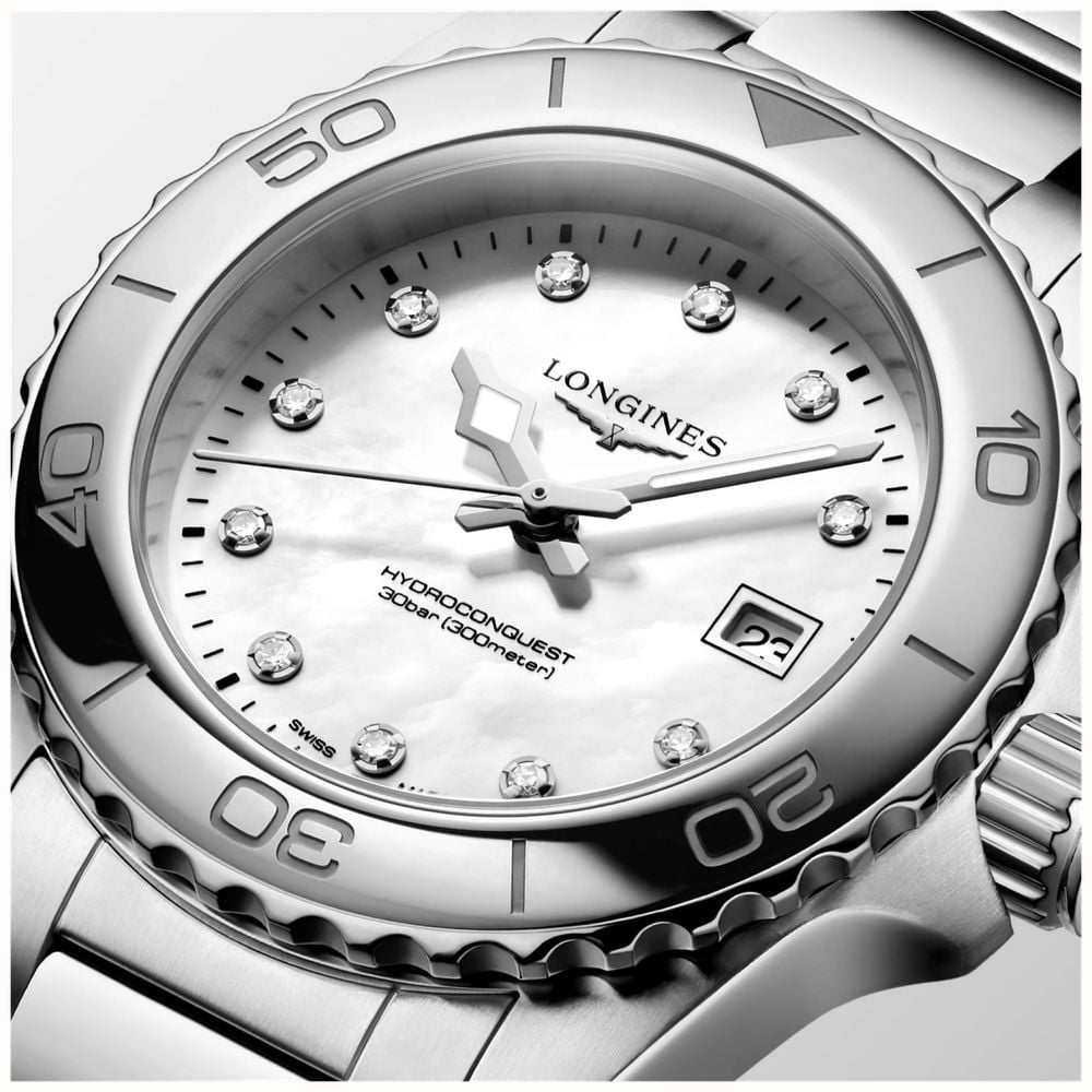 LONGINES HydroConquest Quartz Diamond (30mm) Mother-of-Pearl Dial / Stainless Steel Bracelet L33694876 - vista alternativa 4