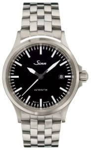 Sinn 556 i automático (38,5 mm) mostrador preto brilhante / pulseira de aço inoxidável com elos finos 556.010 FINE LINK BRACELET