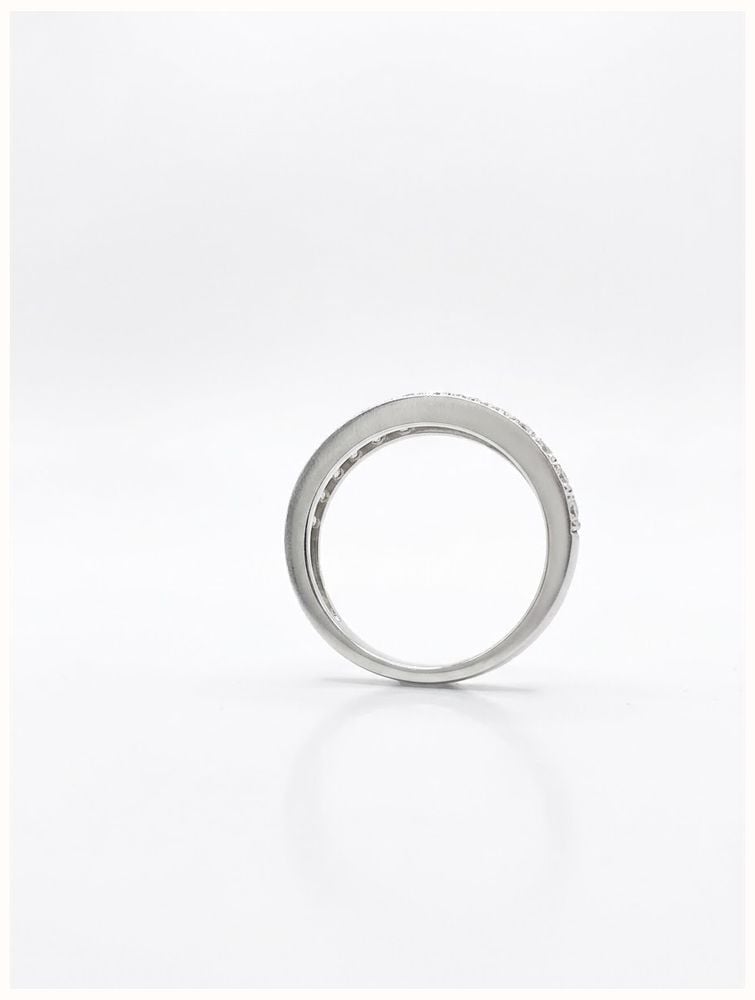 0.75ct Natural Diamond Princess Cut Platinum Half Eternity Ring JM3524 - widok alternatywny 3