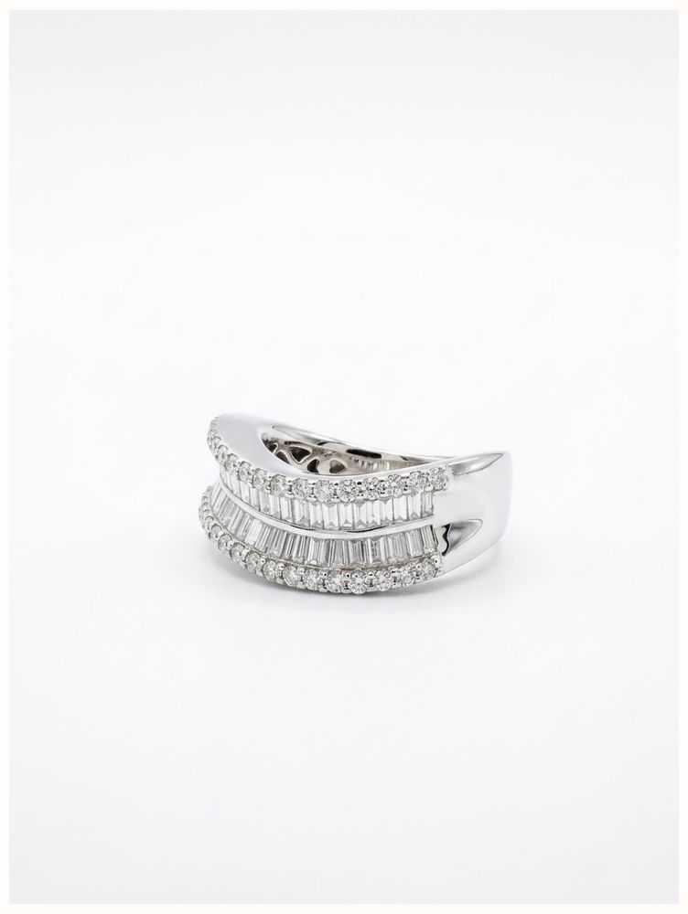 Baguette And Round Brilliant Natural Diamond 18ct White Gold Cocktail Ring JM4539 - vista alternativa 2
