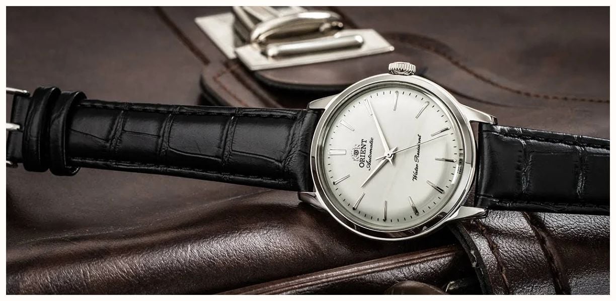 Orient Men's White Dial Automatic Black Leather Strap RA-BB0103S30B - vista alternativa 5