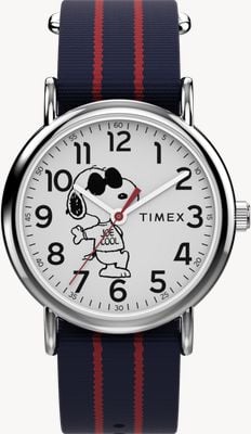 Timex Relógio X Peanuts Weekender (38 mm) com mostrador branco e pulseira de tecido listrada em azul e vermelho. TW2Y31100