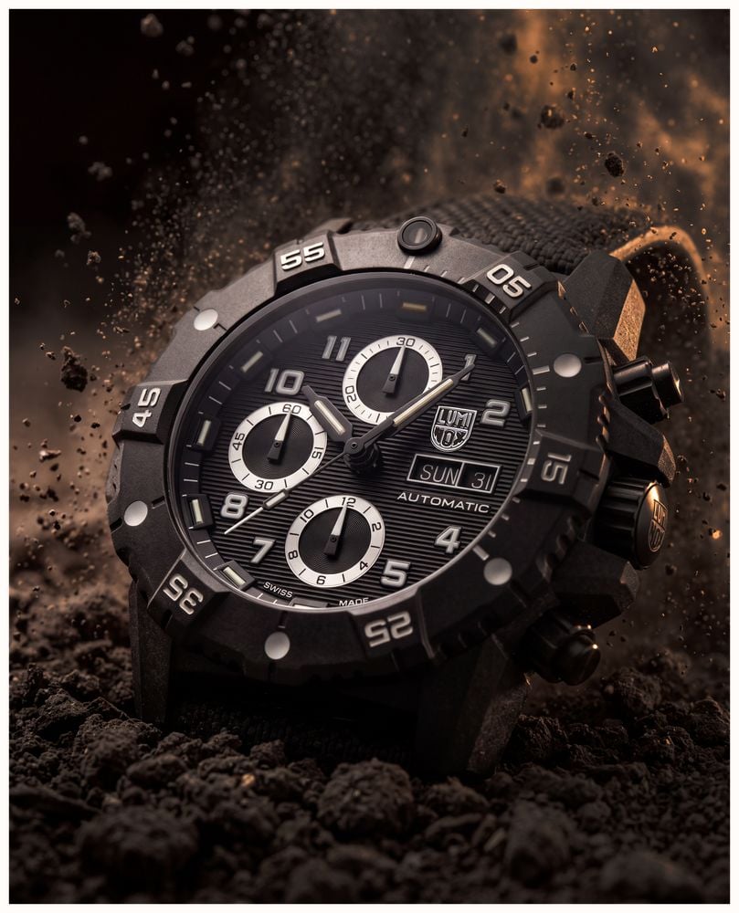 Luminox Master Carbon SEAL Auto Chrono 3880 Series (45mm) Black Dial / Black Technical Matrix Leather Strap Watch XS.3881 - vista alternativa 14