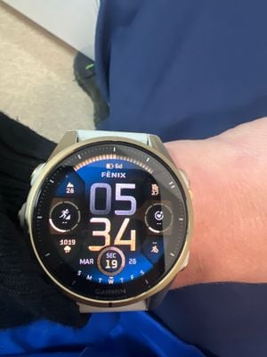fenix Garmin Fenix 8 43mm AMOLED Sapphire Premium Multisport GPS