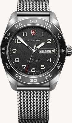 Victorinox Relógio suíço de quartzo (42 mm) com mostrador preto / pulseira de malha de aço inoxidável 242043
