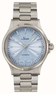 Sinn Edición limitada 556 'One of 300' (38,5 mm), esfera guilloché azul hielo / brazalete de eslabones en H de acero inoxidable 556.0121 H-LINK