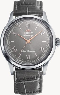 Orient Bambino automatische limited edition (38 mm) met grijze wijzerplaat en grijze leren band. RA-BB0006N30B