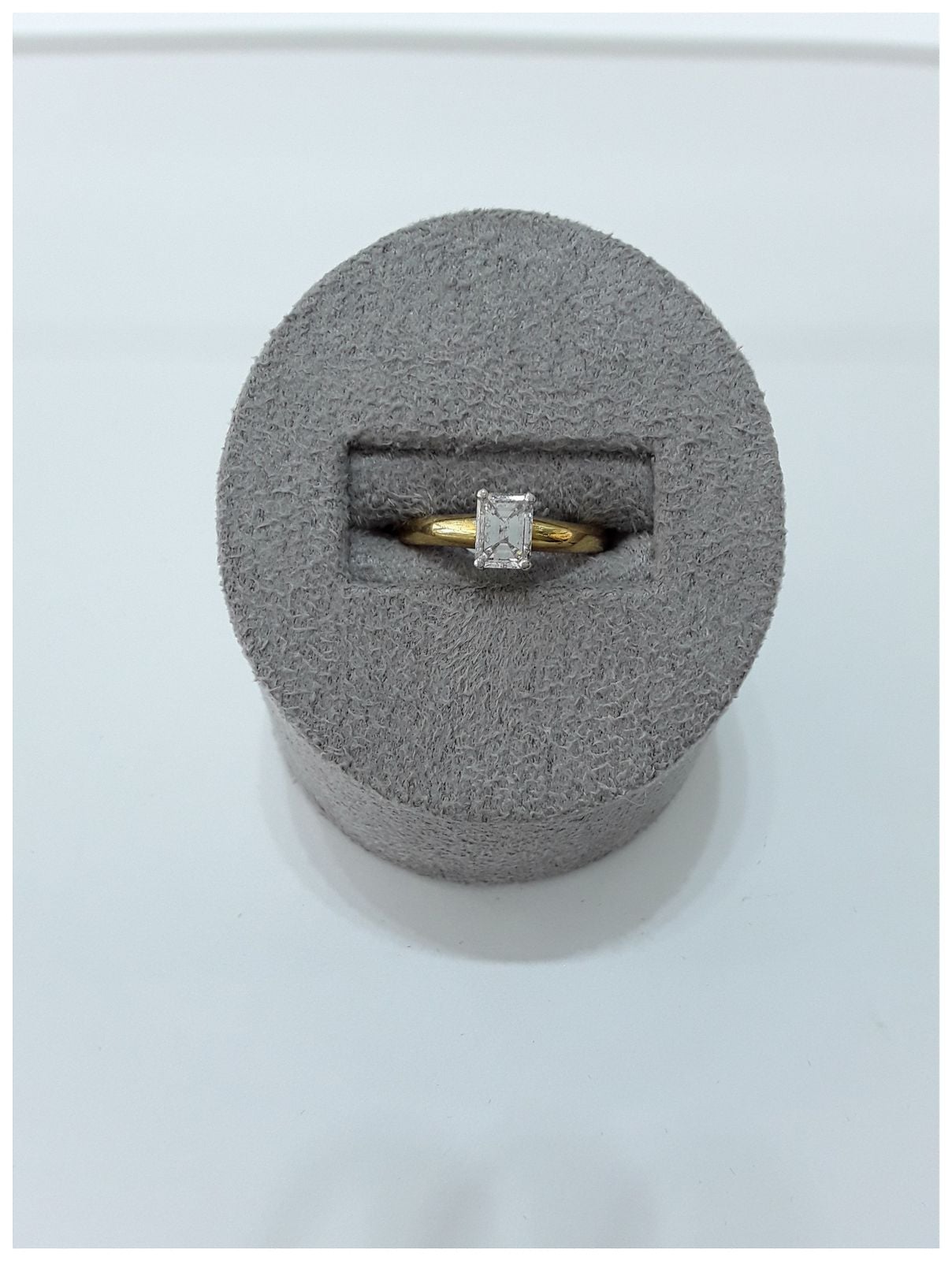 Pre-Owned 18K 0.40 … - image