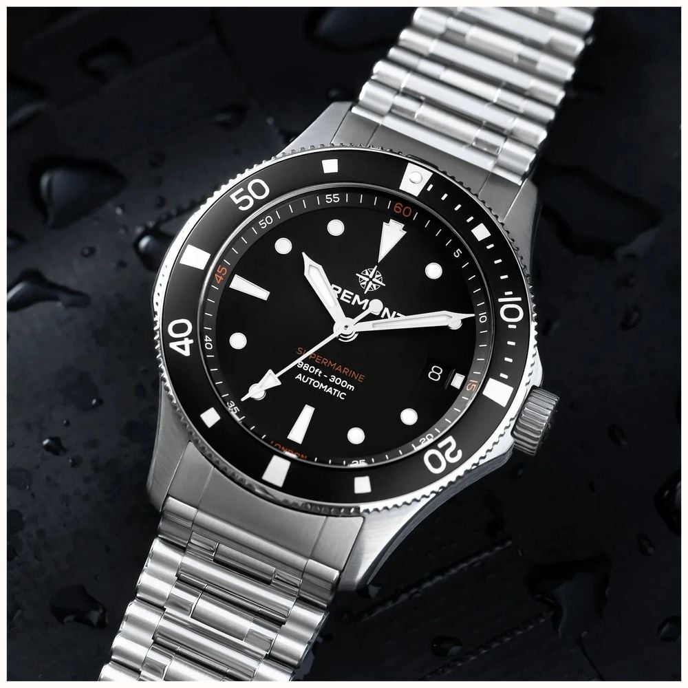 Bremont Supermarine 300M Date Automatic (40mm) Black Gradient Dial / Stainless Steel Bracelet SM40-DT-SS-BK-B - vista alternativa 5