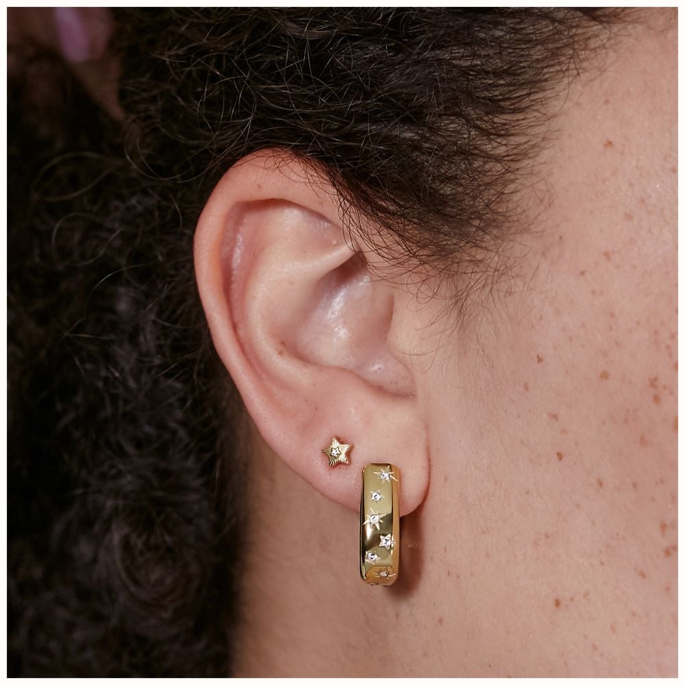 Olivia Burton Classic Celestial Crystal Gold Plated Hoop Earrings 24100644 - vista alternativa 3