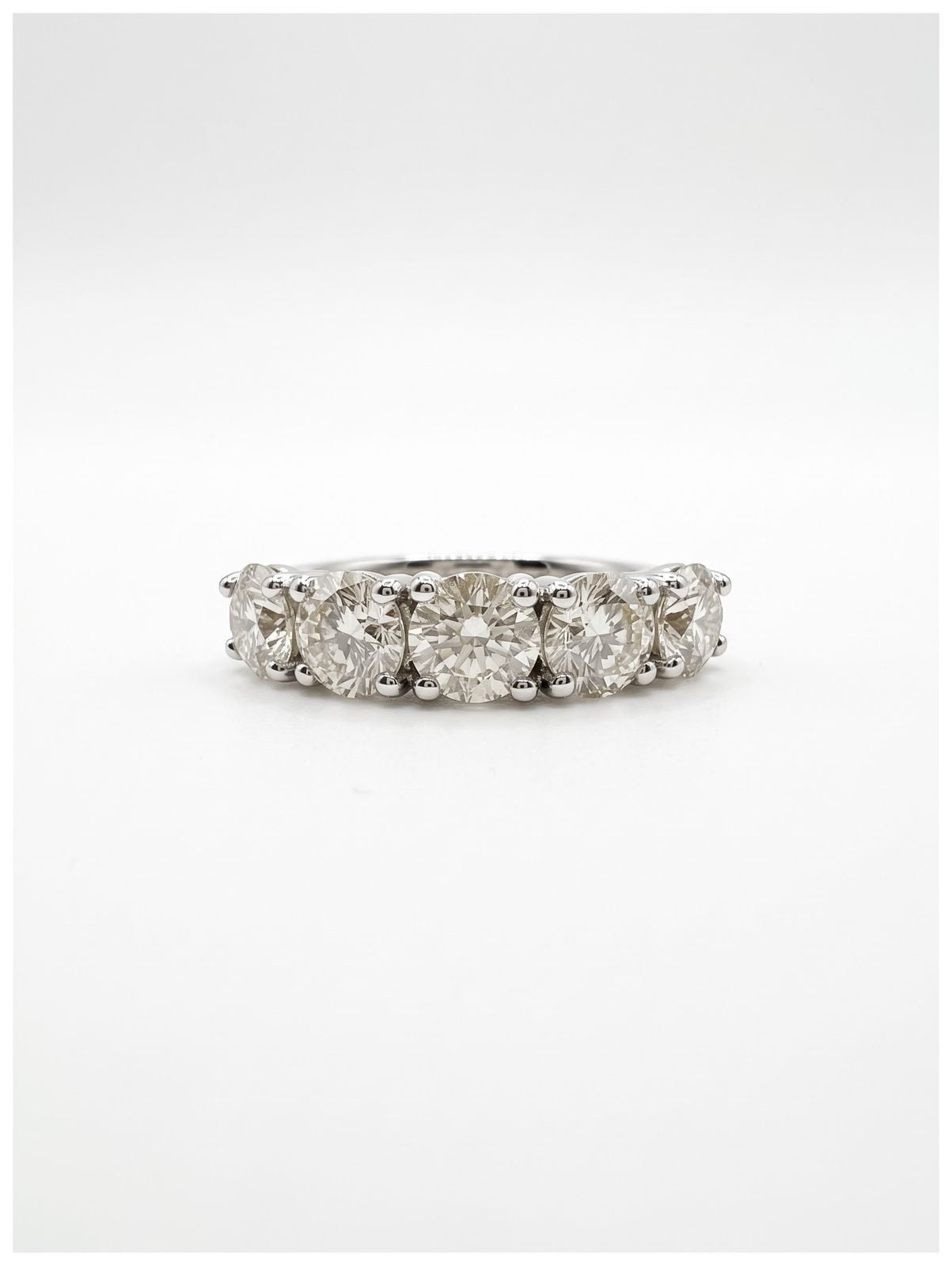 James Moore & Co 2.52ct Round Brilliant Natural Diamond Jewellery