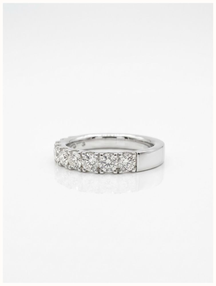 1ct Round Brilliant Cut Natural Diamonds 18ct White Gold Pavé Ring C29001E881 - vista alternativa 2