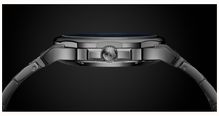 Emile Chouriet Challenger Cliff Automatic (40mm) Blue Sunray Dial / Stainless Steel Bracelet 08.1170.G.6.6.N8.6 - widok alternatywny 4