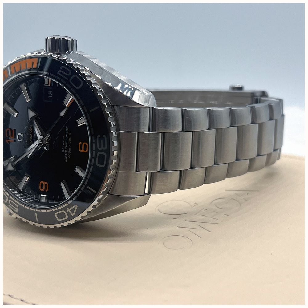 Pre-owned Omega Seamaster Planet Ocean Co-Axial Chronometer (42mm) Black Dial / Stainless Steel Bracelet Watch JMP-643445 - vista alternativa 3
