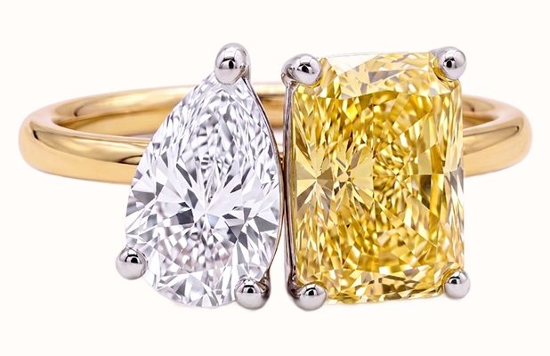 18ct Yellow Gold,Platinum Head LabGrown Diamond Yellow&White Toi Et MoiPear And Radiant Cut Ring J70164