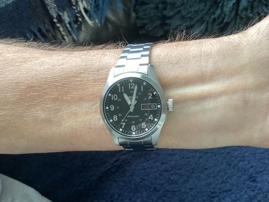 Seiko 5 'In The Metal' Midfield Sports Style Case 36.37mm