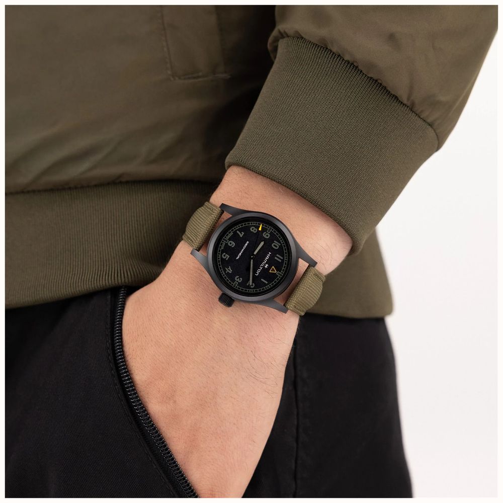 Hamilton Khaki Field Mechanical *Call of Duty - Modern Warfare 4* (38mm) Black Dial / Green Textile Strap H69469930 - autre vue 7