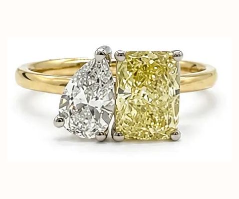 18ct Yellow Gold,Platinum Head LabGrown Diamond Yellow&White Toi Et MoiPear And Radiant Cut Ring J70164