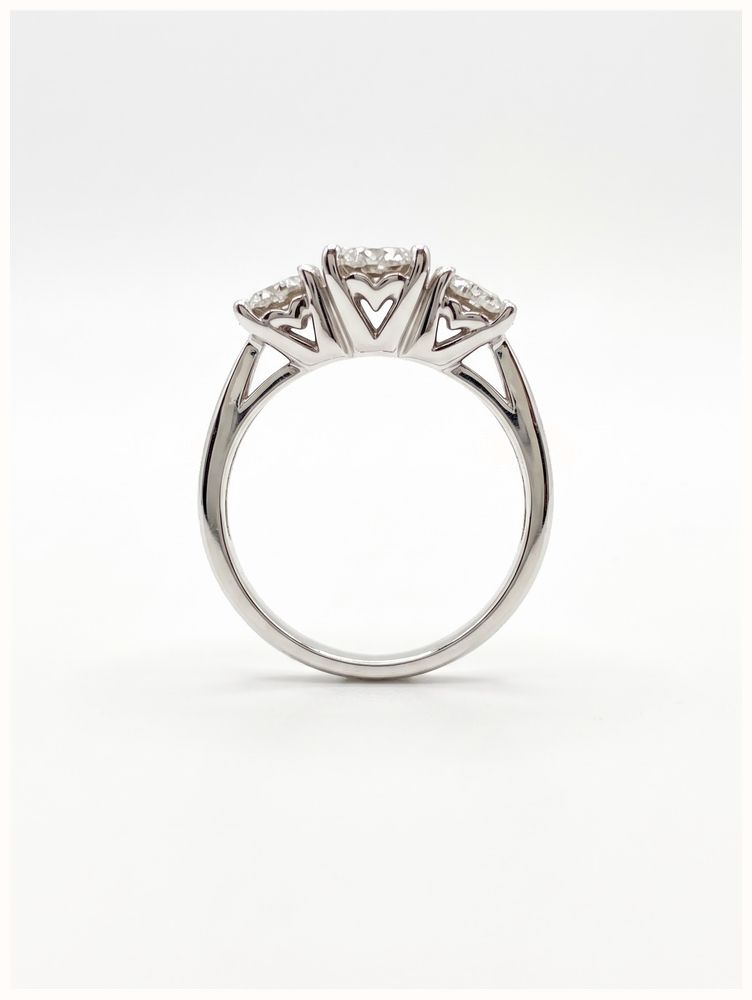 0.50ct Round Brilliant Natural Diamond 18ct White Gold Halo Trilogy Ring JM4572 - альтернативный вид 3
