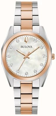 Bulova Reloj topógrafo clásico para mujer con esfera de nácar/brazalete de acero inoxidable de dos tonos 98P207
