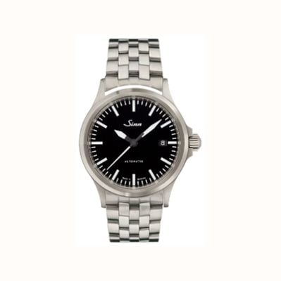Sinn 556 i automatique (38,5 mm) cadran noir brillant / bracelet en acier inoxydable à maillons fins 556.010 FINE LINK BRACELET